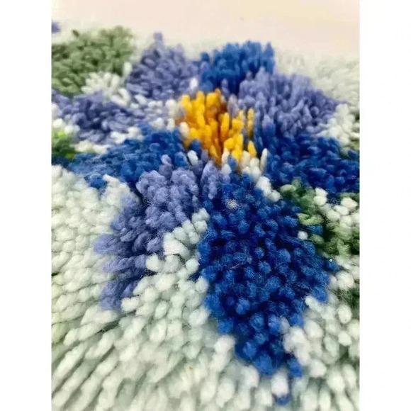 VTG Hooked Rug Hanging Artwork Blue Flowers 21"x9" Collectible Handmade - Picture 2 of 8